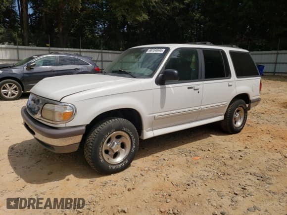 ✅ 1997 Ford Explorer XL • VIN: 1FMDU32E8VUC60285 • Lot: 66154644. Listed on Copart with 219,066 mi. Free auction sales archive from the USA and detailed vehicle history report at DreamBid. Image 1.