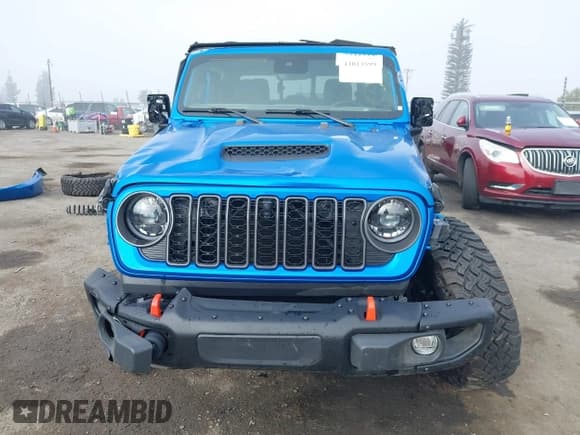 ✅ 2024 Jeep Gladiator Mojave X • VIN: 1C6JJTEG5RL121313 • Lot: 41013599. Listed on IAAI with 2,952 mi. Free auction sales archive from the USA and detailed vehicle history report at DreamBid. Image 13.