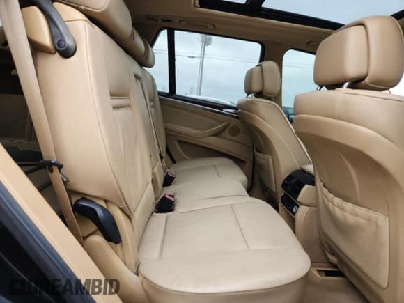 ✅ 2011 BMW X5 35d • VIN: 5UXZW0C56BL655292 • Lot: 62151755. Wystawiony na Copart z przebiegiem 124 529 mil. Bezpłatny archiwum sprzedaży aukcyjnych z USA i szczegółowy raport historii pojazdu na DreamBid. Zdjęcie 11.