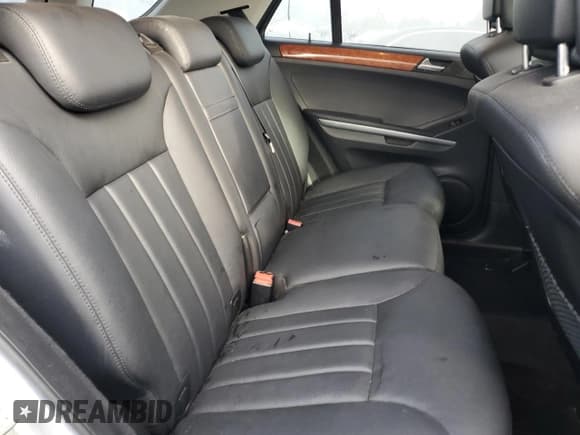 ✅ 2006 Mercedes-Benz M 350 • VIN: 4JGBB86E26A074541 • Lot: 90398655. Wystawiony na Copart z przebiegiem 109 466 mil. Bezpłatny archiwum sprzedaży aukcyjnych z USA i szczegółowy raport historii pojazdu na DreamBid. Zdjęcie 11.