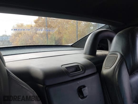 ✅ 2005 Cadillac XLR • VIN: 1G6YV34A155602458 • Lot: 43721615. Listed on IAAI with 106,799 mi. Free auction sales archive from the USA and detailed vehicle history report at DreamBid. Image 8.