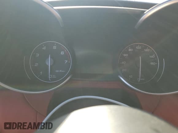 ✅ 2020 Alfa Romeo Giulia • VIN: ZARFAMAN8L7637941 • Lot: 71930565. Wystawiony na Copart z przebiegiem Nie podano. Bezpłatny archiwum sprzedaży aukcyjnych z USA i szczegółowy raport historii pojazdu na DreamBid. Zdjęcie 9.