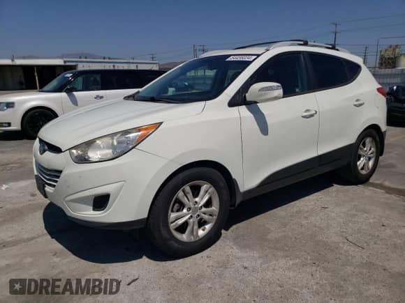 2012 Hyundai Tucson GLS z VIN KM8JU3AC2CU364867, wystawiony jako Copart lot #64456034 z przebiegiem 133 562 mil mil oraz Szkoda całkowita • Salvage title. Historia ofert i sprzedaży dostępna na DreamBid. Obrazek 1.