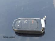 ✅ 2020 Jeep Cherokee Latitude Plus • VIN: 1C4PJMLX5LD642190 • Lot: 41502512. Wystawiony na IAAI z przebiegiem 1 600 800 mil. Bezpłatny archiwum sprzedaży aukcyjnych z USA i szczegółowy raport historii pojazdu na DreamBid. Zdjęcie 11.