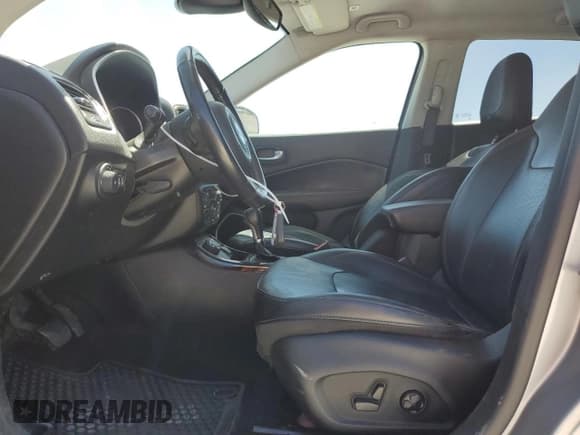 ✅ 2019 Jeep Compass Limited • VIN: 3C4NJDCB9KT747397 • Lot: 48299795. Listed on Copart with 91,187 mi. Free auction sales archive from the USA and detailed vehicle history report at DreamBid. Image 7.