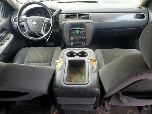 ✅ 2007 Chevrolet Tahoe LS • VIN: 1GNFC13C07R331204 • Lot: 53524505. Wystawiony na Copart z przebiegiem 256 592 mil. Bezpłatny archiwum sprzedaży aukcyjnych z USA i szczegółowy raport historii pojazdu na DreamBid. Zdjęcie 8.