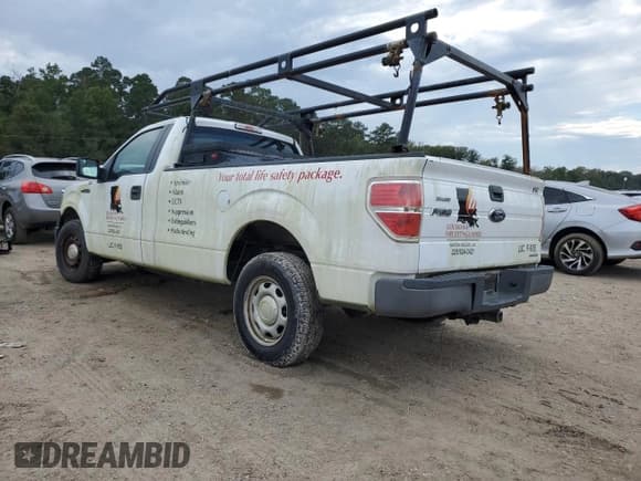 ✅ 2014 Ford F-150 XL • VIN: 1FTNF1CF0EKE76383 • Lot: 82230235. Listed on Copart with 227,460 mi. Free auction sales archive from the USA and detailed vehicle history report at DreamBid. Image 2.