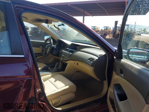 ✅ 2008 Honda Accord LX • VIN: JHMCP26338C078495 • Lot: 43675950. Wystawiony na IAAI z przebiegiem 178 245 mil. Bezpłatny archiwum sprzedaży aukcyjnych z USA i szczegółowy raport historii pojazdu na DreamBid. Zdjęcie 5.