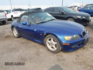 1996 BMW 3 Series Z3 1.9 z VIN 4USCH7327TLB72781, wystawiony jako IAAI lot #42422169 z przebiegiem Nie podano mil oraz . Historia ofert i sprzedaży dostępna na DreamBid. Obrazek 1.