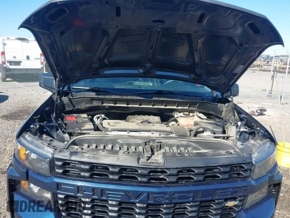 ✅ 2022 Chevrolet Silverado 1500 Custom • VIN: 1GCPYBEK8NZ226769 • Lot: 43565241. Wystawiony na IAAI z przebiegiem 39 608 mil. Bezpłatny archiwum sprzedaży aukcyjnych z USA i szczegółowy raport historii pojazdu na DreamBid. Zdjęcie 10.