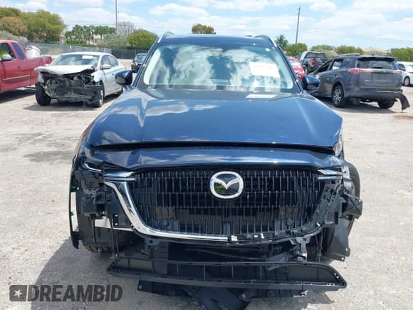 ✅ 2025 Mazda CX-90 Preferred • VIN: JM3KKBHD7S1200318 • Лот: 42045306. Опубликован ранее на IAAI с пробегом 4 886 миль. Бесплатный доступ к архиву аукционных продаж из США и подробный отчёт об истории автомобиля на DreamBid. Изображение 13.