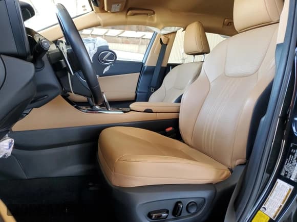 ✅ 2022 Lexus NX 250 • VIN: JTJADCAZ1N5001057 • Lot: 56837875. Wystawiony na Copart z przebiegiem 39 964 mil. Bezpłatny archiwum sprzedaży aukcyjnych z USA i szczegółowy raport historii pojazdu na DreamBid. Zdjęcie 7.