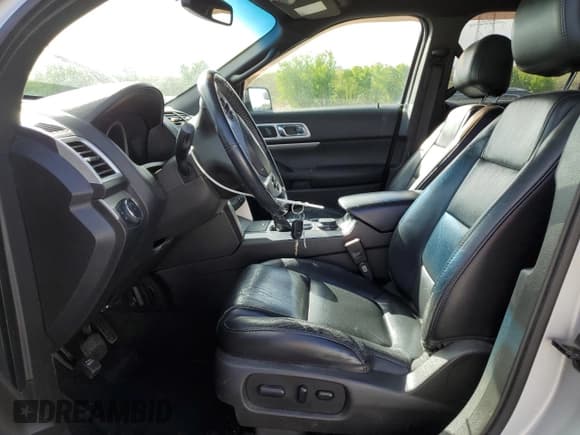 ✅ 2013 Ford Explorer XLT • VIN: 1FM5K8D83DGC71089 • Lot: 57582015. Wystawiony na Copart z przebiegiem 107 111 mil. Bezpłatny archiwum sprzedaży aukcyjnych z USA i szczegółowy raport historii pojazdu na DreamBid. Zdjęcie 7.