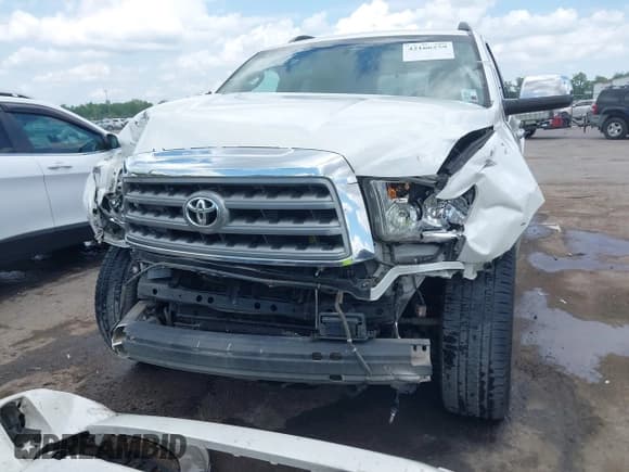 ✅ 2016 Toyota Sequoia Platinum • VIN: 5TDYY5G11GS062229 • Lot: 42166259. Wystawiony na IAAI z przebiegiem 181 872 mil. Bezpłatny archiwum sprzedaży aukcyjnych z USA i szczegółowy raport historii pojazdu na DreamBid. Zdjęcie 12.