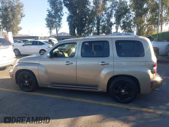 2007 Chevrolet HHR LT with VIN 3GNDA23D87S589673, listed as a IAAI auction lot 43561526 with 187,536 mi miles and . Bid and sale history available at DreamBid. Image 14.