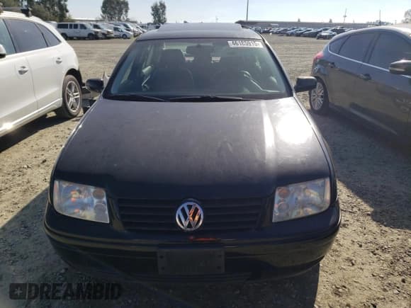 ✅ 2001 Volkswagen Jetta • VIN: 3VWTG29M41M043049 • Лот: 46185915. Опубликован ранее на Copart с пробегом 49 496 миль. Бесплатный доступ к архиву аукционных продаж из США и подробный отчёт об истории автомобиля на DreamBid. Изображение 5.
