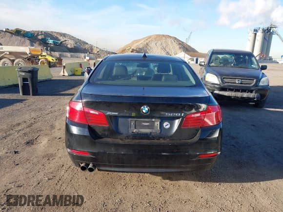 ✅ 2014 BMW 5 Series 528i xDrive • VIN: WBA5A7C56ED614874 • Lot: 43838753. Wystawiony na IAAI z przebiegiem 132 407 mil. Bezpłatny archiwum sprzedaży aukcyjnych z USA i szczegółowy raport historii pojazdu na DreamBid. Zdjęcie 16.