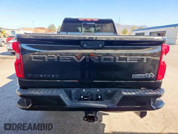 2020 Chevrolet Silverado 3500HD High Country z VIN 1GC4YVEYXLF105443, wystawiony jako Copart lot #91819785 z przebiegiem 76 561 mil mil oraz Szkoda całkowita • Salvage title. Historia ofert i sprzedaży dostępna na DreamBid. Obrazek 6.