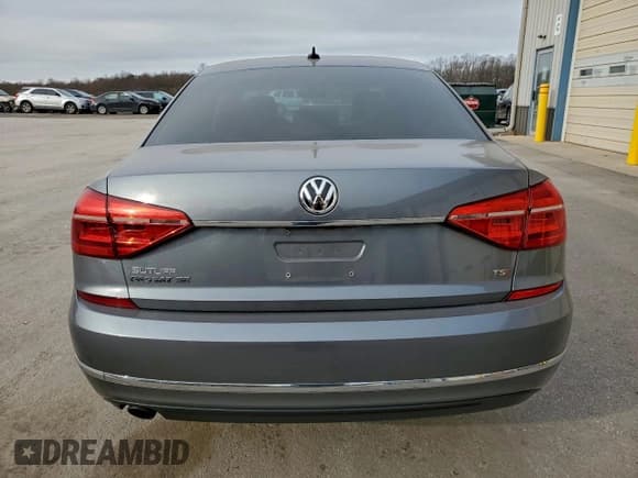 ✅ 2016 Volkswagen Passat SE • VIN: 1VWBT7A31GC054088 • Lot: 95914045. Wystawiony na Copart z przebiegiem 113 323 mil. Bezpłatny archiwum sprzedaży aukcyjnych z USA i szczegółowy raport historii pojazdu na DreamBid. Zdjęcie 6.