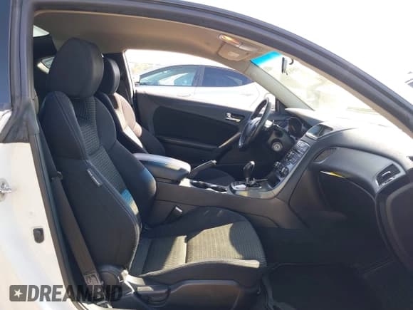 ✅ 2012 Hyundai Genesis Coupe 2.0T • VIN: KMHHT6KD4CU067884 • Lot: 41659834. Wystawiony na IAAI z przebiegiem 139 126 mil. Bezpłatny archiwum sprzedaży aukcyjnych z USA i szczegółowy raport historii pojazdu na DreamBid. Zdjęcie 5.