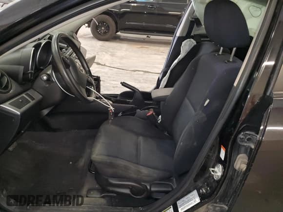 ✅ 2010 Mazda 3 i Sport • VIN: JM1BL1SF9A1332375 • Лот: 91113345. Опубликован ранее на Copart с пробегом 162 816 миль. Бесплатный доступ к архиву аукционных продаж из США и подробный отчёт об истории автомобиля на DreamBid. Изображение 7.