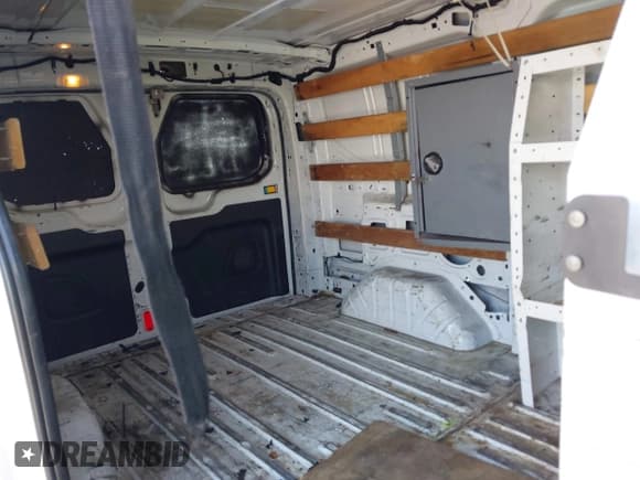 ✅ 2016 Ford Transit Cargo • VIN: 1FTYR1ZM5GKB19911 • Lot: 43136034. Wystawiony na IAAI z przebiegiem 185 728 mil. Bezpłatny archiwum sprzedaży aukcyjnych z USA i szczegółowy raport historii pojazdu na DreamBid. Zdjęcie 8.