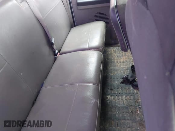 ✅ 2008 Ford F-250 XL • VIN: 1FTSX21538EB63766 • Лот: 42712417. Опубликован ранее на IAAI с пробегом 241 106 миль. Бесплатный доступ к архиву аукционных продаж из США и подробный отчёт об истории автомобиля на DreamBid. Изображение 8.