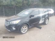 ✅ 2017 Ford Escape SE • VIN: 1FMCU9GD3HUA35646 • Lot: 43285904. Wystawiony na IAAI z przebiegiem Nie podano. Bezpłatny archiwum sprzedaży aukcyjnych z USA i szczegółowy raport historii pojazdu na DreamBid. Zdjęcie 18.