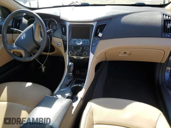 ✅ 2013 Hyundai Sonata SE • VIN: 5NPEC4AB5DH647569 • Lot: 72998874. Listed on Copart with 113,330 mi. Free auction sales archive from the USA and detailed vehicle history report at DreamBid. Image 8.