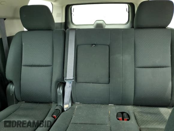 ✅ 2011 Chevrolet Suburban LS • VIN: 1GNSKHE37BR355760 • Lot: 60848905. Listed on Copart with 121,065 mi. Free auction sales archive from the USA and detailed vehicle history report at DreamBid. Image 10.