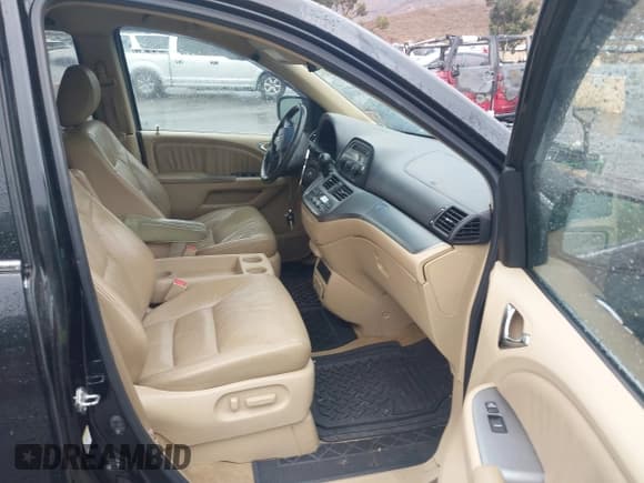 ✅ 2009 Honda Odyssey EX-L • VIN: 5FNRL38709B049618 • Lot: 43451143. Listed on IAAI with 180,418 mi. Free auction sales archive from the USA and detailed vehicle history report at DreamBid. Image 5.