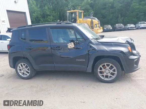 ✅ 2020 Jeep Renegade Latitude • VIN: ZACNJBBB6LPM06048 • Lot: 42492301. Listed on IAAI with 68,382 mi. Free auction sales archive from the USA and detailed vehicle history report at DreamBid. Image 13.