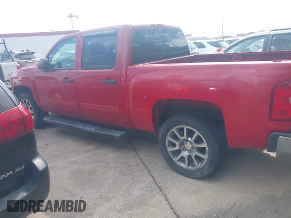 ✅ 2008 Chevrolet Silverado 1500 1LT • VIN: 2GCEC13J681148757 • Lot: 43469479. Wystawiony na IAAI z przebiegiem 236 553 mil. Bezpłatny archiwum sprzedaży aukcyjnych z USA i szczegółowy raport historii pojazdu na DreamBid. Zdjęcie 14.