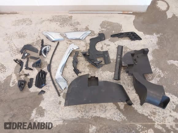 ✅ 2018 Nissan Rogue SL Hybrid • VIN: 5N1ET2MT0JC842815 • Lot: 41541374. Listed on IAAI with 115,450 mi. Free auction sales archive from the USA and detailed vehicle history report at DreamBid. Image 12.