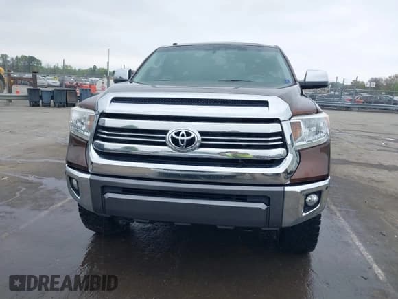 ✅ 2017 Toyota Tundra Platinum • VIN: 5TFAW5F14HX620532 • Лот: 41932248. Опубликован ранее на IAAI с пробегом 100 101 миль. Бесплатный доступ к архиву аукционных продаж из США и подробный отчёт об истории автомобиля на DreamBid. Изображение 12.