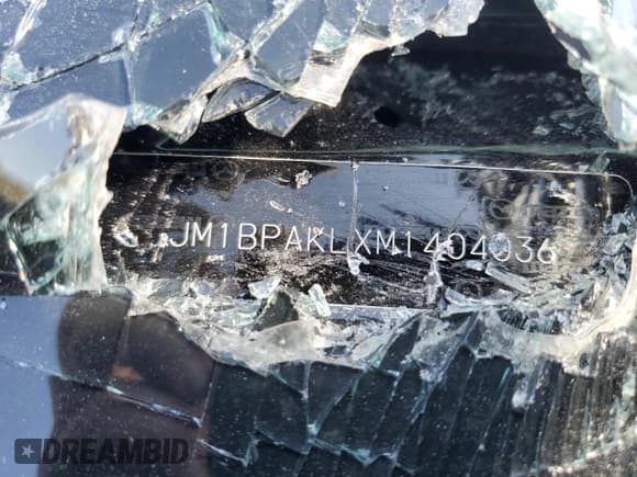 ✅ 2021 Mazda 3 Select • VIN: JM1BPAKLXM1404036 • Lot: 70122285. Wystawiony na Copart z przebiegiem 34 929 mil. Bezpłatny archiwum sprzedaży aukcyjnych z USA i szczegółowy raport historii pojazdu na DreamBid. Zdjęcie 12.