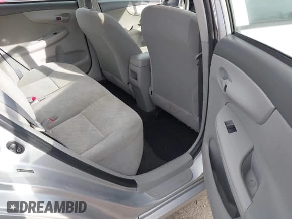 ✅ 2009 Toyota Corolla LE • VIN: JTDBL40E39J010127 • Lot: 43692684. Wystawiony na IAAI z przebiegiem 141 486 mil. Bezpłatny archiwum sprzedaży aukcyjnych z USA i szczegółowy raport historii pojazdu na DreamBid. Zdjęcie 8.