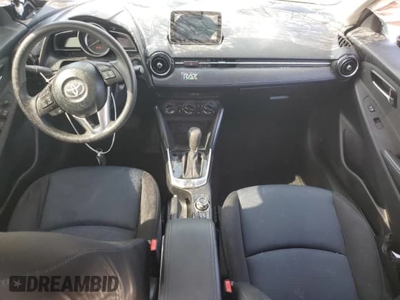 ✅ 2017 Toyota Yaris • VIN: 3MYDLBYVXHY166629 • Лот: 71481345. Опубликован ранее на Copart с пробегом 106 573 миль. Бесплатный доступ к архиву аукционных продаж из США и подробный отчёт об истории автомобиля на DreamBid. Изображение 8.