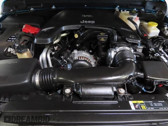 ✅ 2020 Jeep Wrangler Unlimited Rubicon • VIN: 1C4HJXFG0LW141133 • Lot: 84976745. Wystawiony na Copart z przebiegiem 61 973 mil. Bezpłatny archiwum sprzedaży aukcyjnych z USA i szczegółowy raport historii pojazdu na DreamBid. Zdjęcie 7.