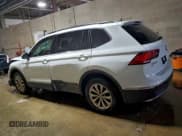 ✅ 2018 Volkswagen Tiguan SEL • VIN: 3VV2B7AX6JM035889 • Лот: 95746205. Опубликован ранее на Copart с пробегом 181 000 миль. Бесплатный доступ к архиву аукционных продаж из США и подробный отчёт об истории автомобиля на DreamBid. Изображение 2.