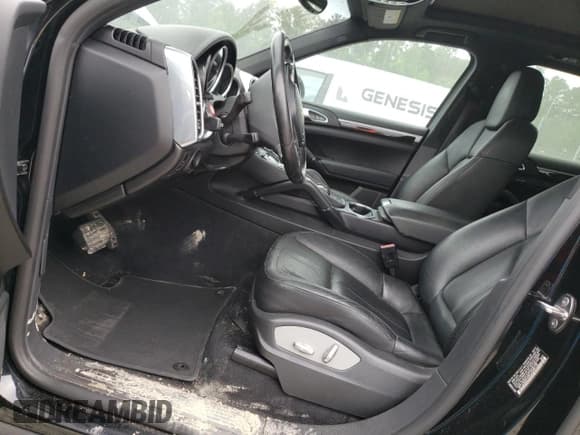 ✅ 2014 Porsche Cayenne S • VIN: WP1AB2A29ELA56078 • Lot: 54315175. Listed on Copart with 172,821 mi. Free auction sales archive from the USA and detailed vehicle history report at DreamBid. Image 7.