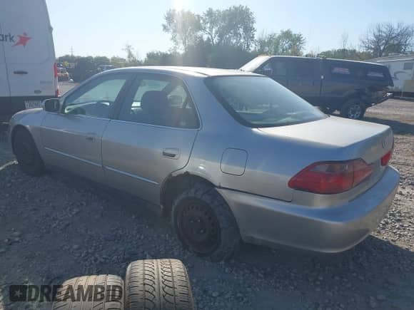 1998 Honda Accord LX с VIN 1HGCG5648WA138955, выставлен на аукционе IAAI как лот 43365302 с пробегом 168 715 миль миль и . История ставок и продаж доступна на DreamBid. Изображение 3.