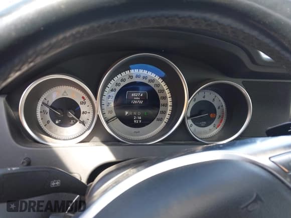 ✅ 2014 Mercedes-Benz C 250 • VIN: WDDGJ4HB9EG301900 • Lot: 42966909. Wystawiony na IAAI z przebiegiem 120 732 mil. Bezpłatny archiwum sprzedaży aukcyjnych z USA i szczegółowy raport historii pojazdu na DreamBid. Zdjęcie 7.