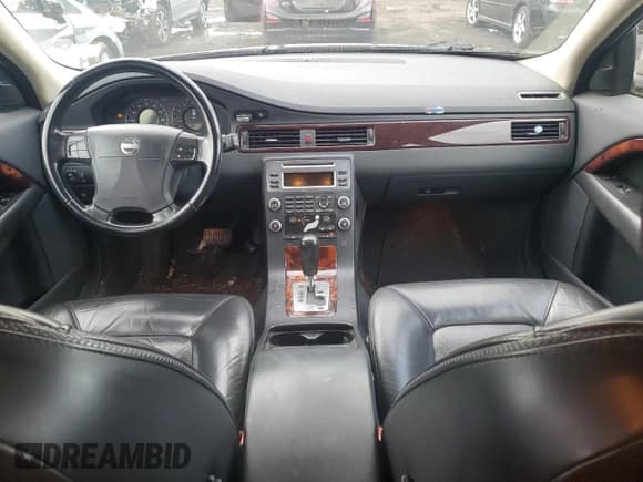 ✅ 2008 Volvo XC70 • VIN: YV4BZ982881030505 • Lot: 86496045. Listed on Copart with 174,415 mi. Free auction sales archive from the USA and detailed vehicle history report at DreamBid. Image 8.