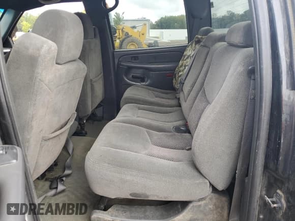 ✅ 2004 Chevrolet Silverado 2500HD LS • VIN: 1GCHK23U84F114144 • Lot: 69573905. Wystawiony na Copart z przebiegiem 149 449 mil. Bezpłatny archiwum sprzedaży aukcyjnych z USA i szczegółowy raport historii pojazdu na DreamBid. Zdjęcie 10.