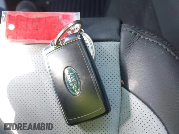 ✅ 2025 Land Rover Range Rover Velar Dynamic SE • VIN: SALYL2EX9SA802869 • Lot: 41793091. Listed on IAAI with 5,614 mi. Free auction sales archive from the USA and detailed vehicle history report at DreamBid. Image 11.