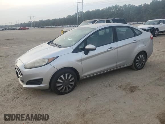 ✅ 2015 Ford Fiesta S • VIN: 3FADP4AJXFM202755 • Lot: 93242805. Listed on Copart with 180,379 mi. Free auction sales archive from the USA and detailed vehicle history report at DreamBid. Image 1.