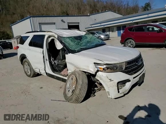 ✅ 2024 Ford Explorer XLT • VIN: 1FMSK8DH0RGA44890 • Lot: 46309225. Wystawiony na Copart z przebiegiem 9 921 mil. Bezpłatny archiwum sprzedaży aukcyjnych z USA i szczegółowy raport historii pojazdu na DreamBid. Zdjęcie 12.