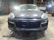 ✅ 2016 Porsche Cayenne Turbo • VIN: WP1AC2A2XGLA86089 • Lot: 88447515. Wystawiony na Copart z przebiegiem Nie podano. Bezpłatny archiwum sprzedaży aukcyjnych z USA i szczegółowy raport historii pojazdu na DreamBid. Zdjęcie 5.