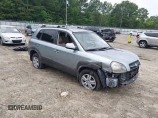 2007 Hyundai Tucson SE с VIN KM8JN72D77U588282, выставлен на аукционе IAAI как лот 42431578 с пробегом 241 975 миль миль и . История ставок и продаж доступна на DreamBid. Изображение 1.